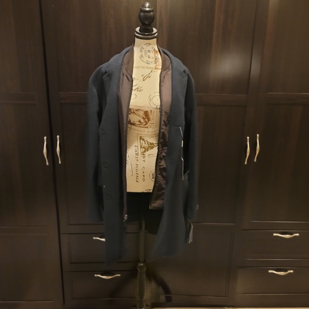 Men's Coat Buttoned Size Large Slim Fit With Zip up Liner that's Waterproof $695 - Picture 3 of 13